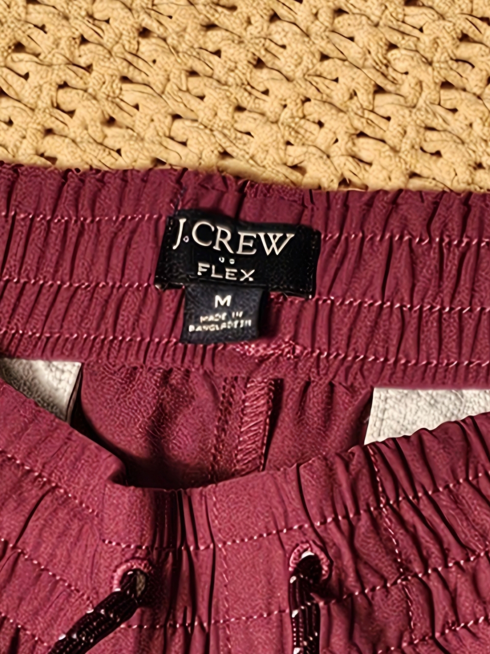J.Crew 6" Tech Dock Shorts Mens Size Medium - Picture 3 of 3